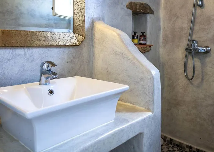 Luxurious Mykonian Blue Oasis With Private Pool Kalafatis